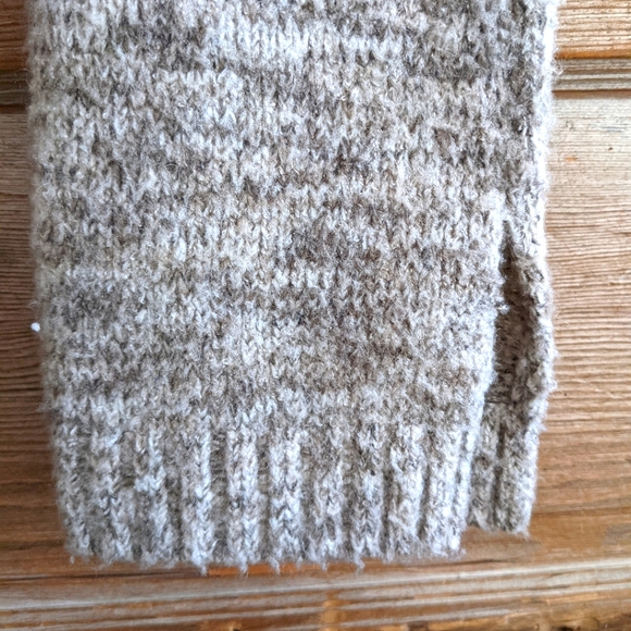 Zara Knit - long sleeve sweater, Size M - Picture 4 of 4